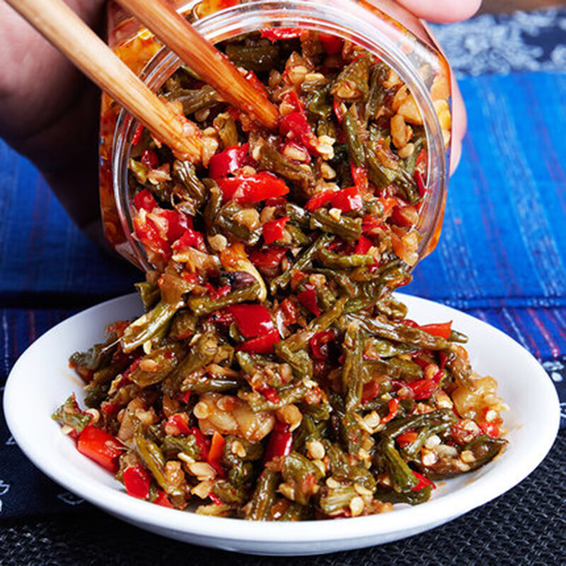探寻云南建水的地道美食——精选土特产分享